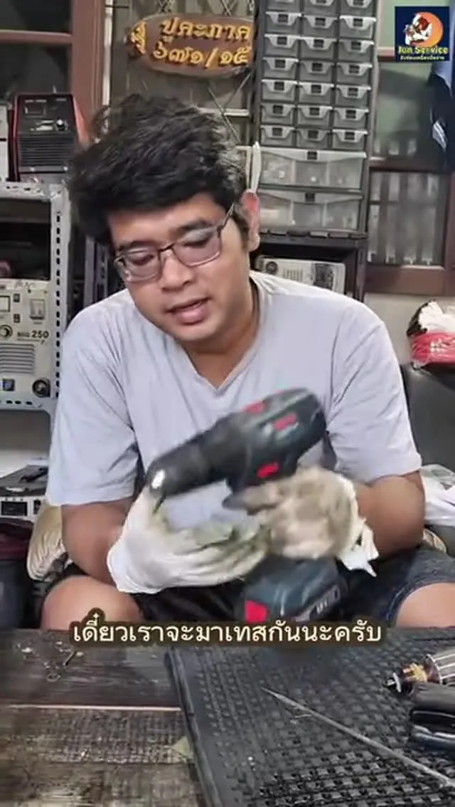 ตรวจเช็คสว่านแบตเตอรี่ BOSCH — ไม่ต้องมีดอก